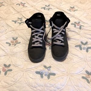Men’s Supra high tops